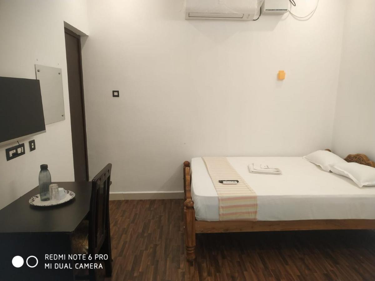 Bluemoon Homestay Пондичерри Экстерьер фото