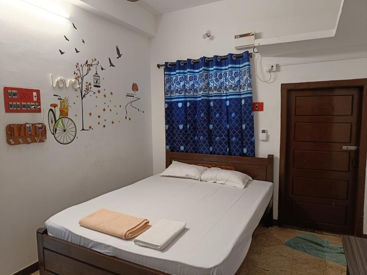 Bluemoon Homestay Пондичерри Экстерьер фото